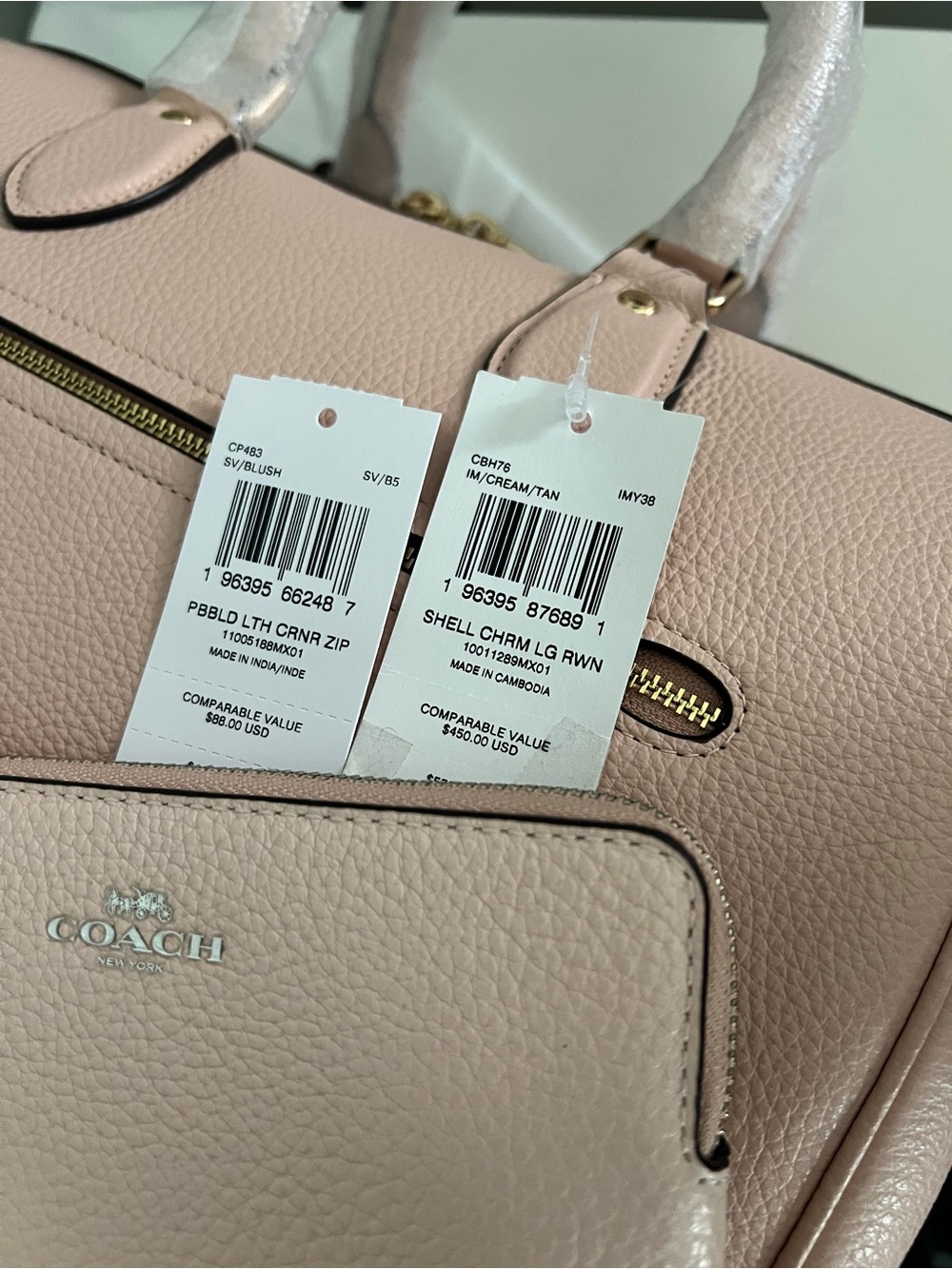Coach Rowan Large Satchel Bag
With Shell Charm And Wristlet - Picture 6 of 9